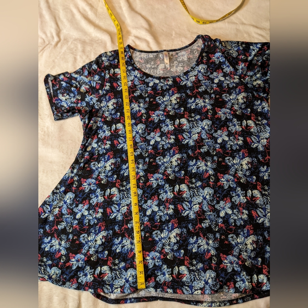 Lularoe size 3X printed tunic